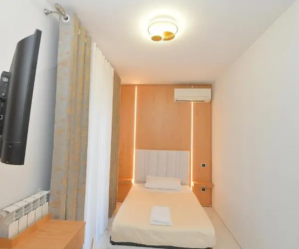 Noemi فندق مبيت وإفطار مودونيو