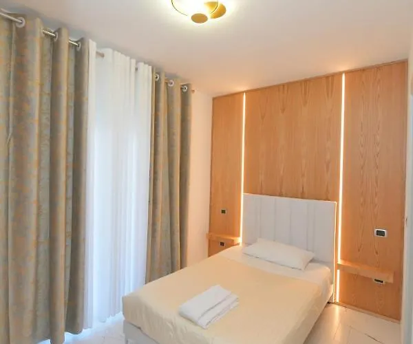 Noemi مودونيو